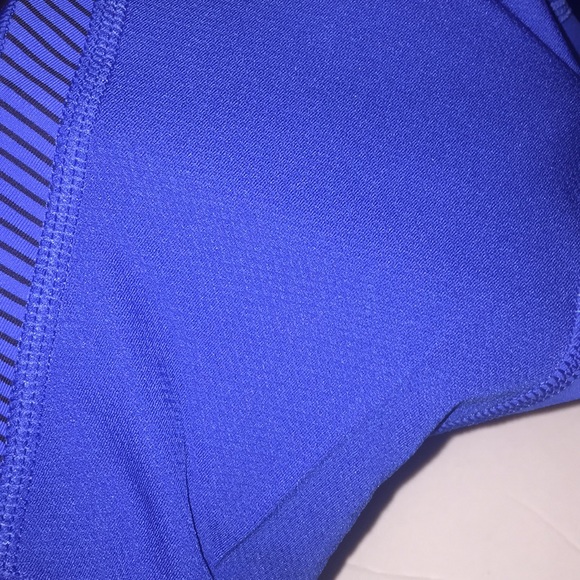 Lululemon inspire crop blue size 8 - Picture 8 of 8